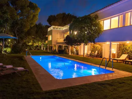Location villa à Sitges, Villa bord de mer à Sitges avec piscine privée et jardin, proche centre et plage