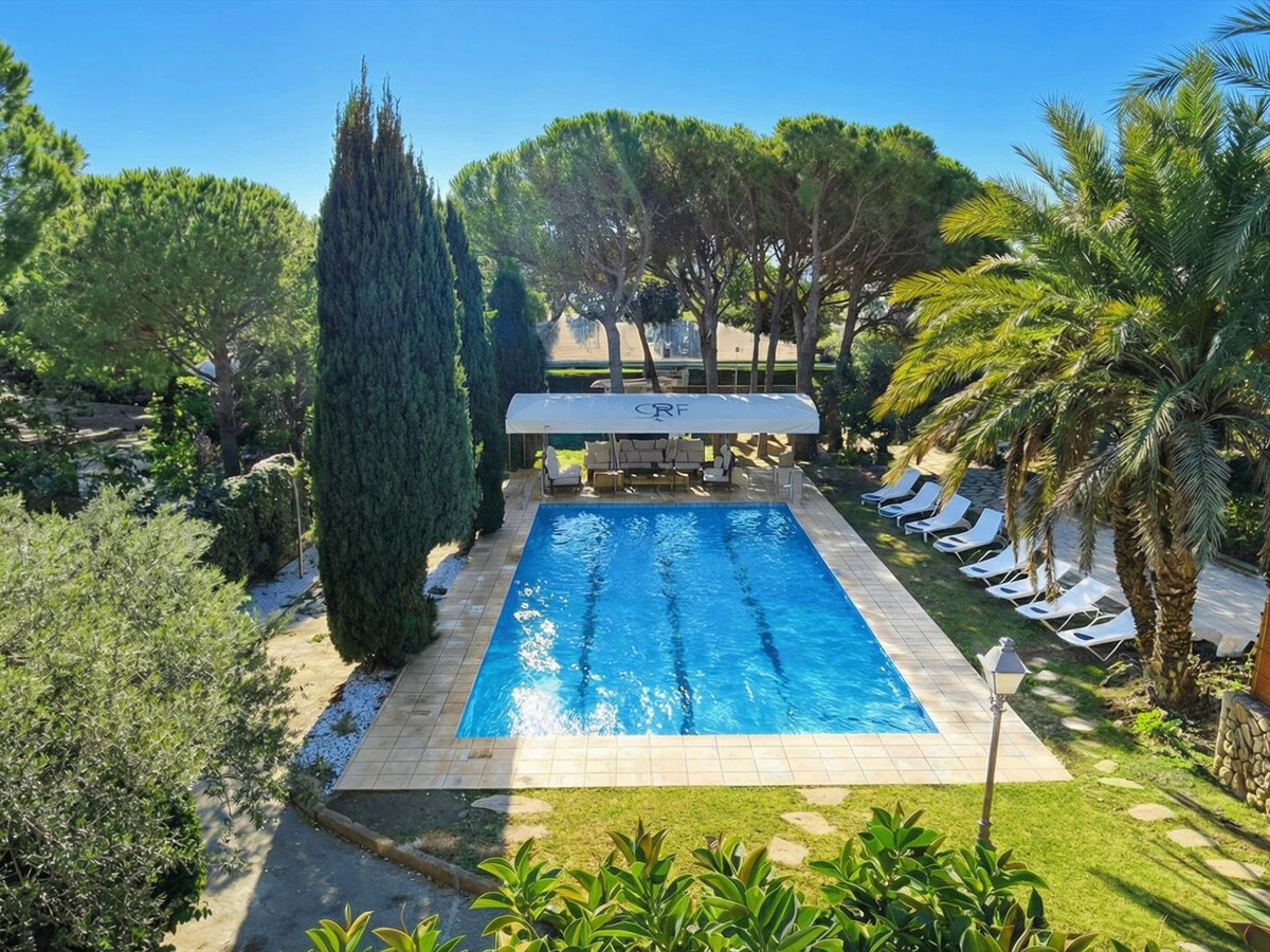 Villa El Ranch à Calafell : 6 chambres, piscine privée 18 pers - Photo 1