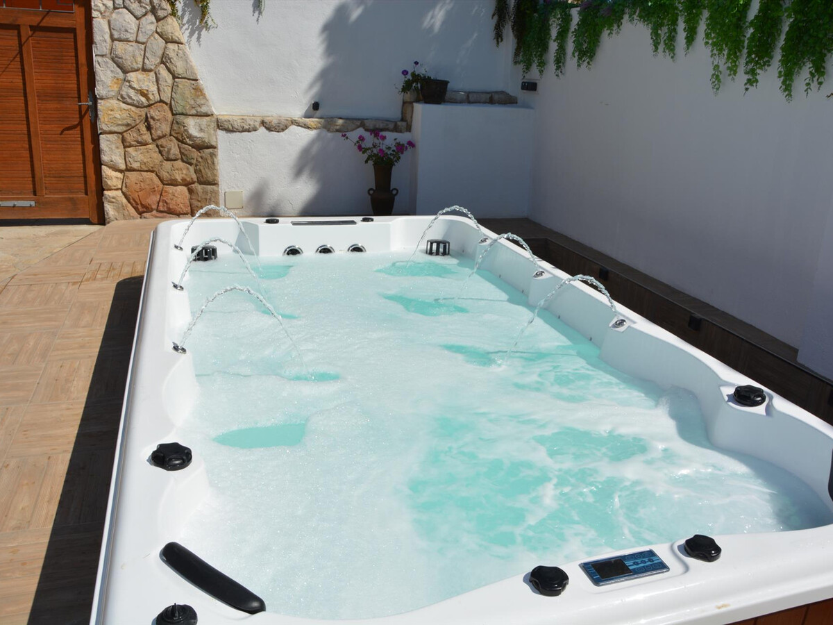 Villa El Ranch à Calafell : 6 chambres, piscine privée 18 pers - Photo 8