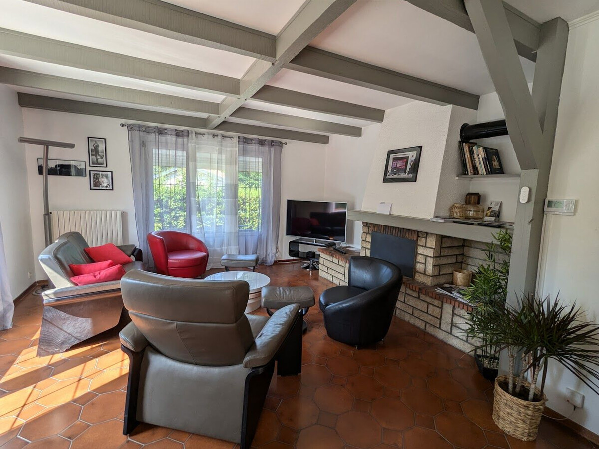 Maison 5 chambres, jardin privé, 9 personnes à Dinozé - Photo 2