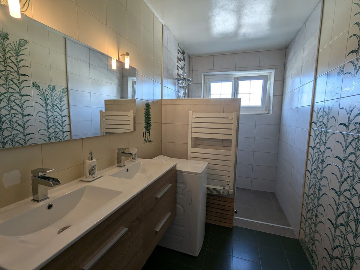 Maison 5 chambres, jardin privé, 9 personnes à Dinozé - Photo 8