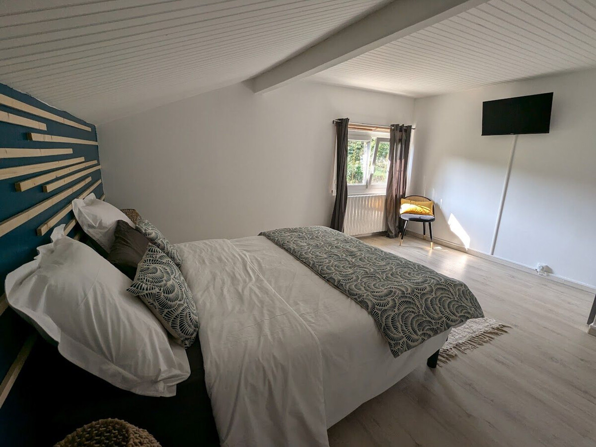Maison 5 chambres, jardin privé, 9 personnes à Dinozé - Photo 12