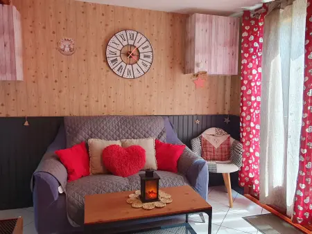Chalet Chez Séverine à Ventron, baby-foot et terrain de jeux : photo 16