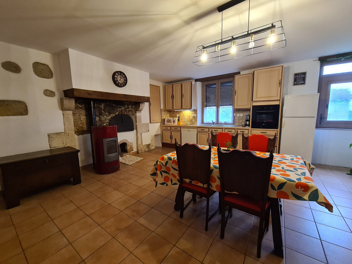 Gîte 5 personnes avec jardin clos et jacuzzi à La Berthenoux - Photo 6
