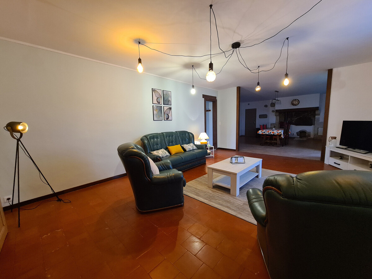 Gîte 5 personnes avec jardin clos et jacuzzi à La Berthenoux - Photo 13