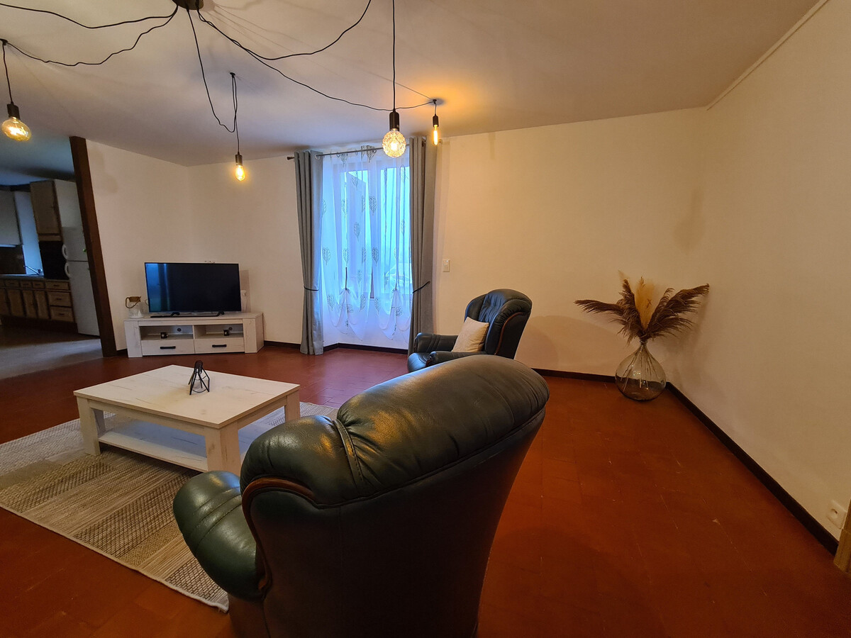 Gîte 5 personnes avec jardin clos et jacuzzi à La Berthenoux - Photo 14