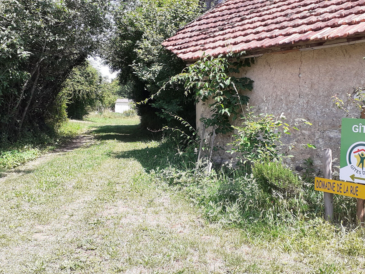 Gîte 5 personnes avec jardin clos et jacuzzi à La Berthenoux - Photo 21