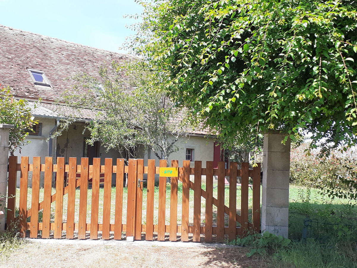 Gîte 5 personnes avec jardin clos et jacuzzi à La Berthenoux - Photo 23