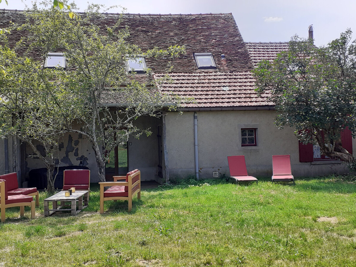 Gîte 5 personnes avec jardin clos et jacuzzi à La Berthenoux - Photo 24