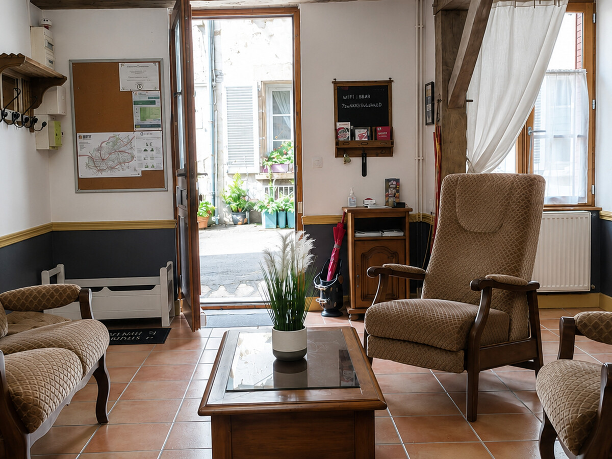 Le Bénédictin, gîte médiéval 6 pers. à Saint-Benoît-du-Sault - Photo 3