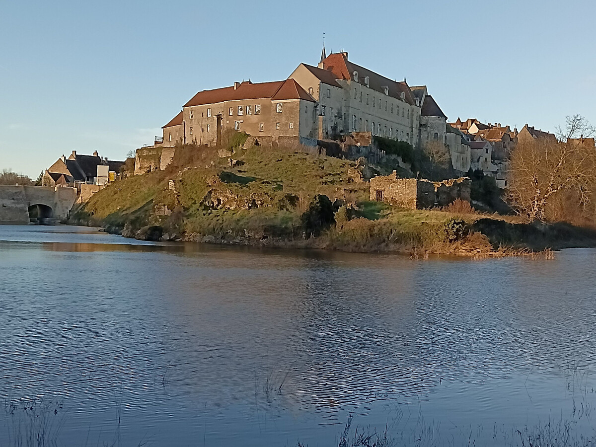 Le Bénédictin, gîte médiéval 6 pers. à Saint-Benoît-du-Sault - Photo 21