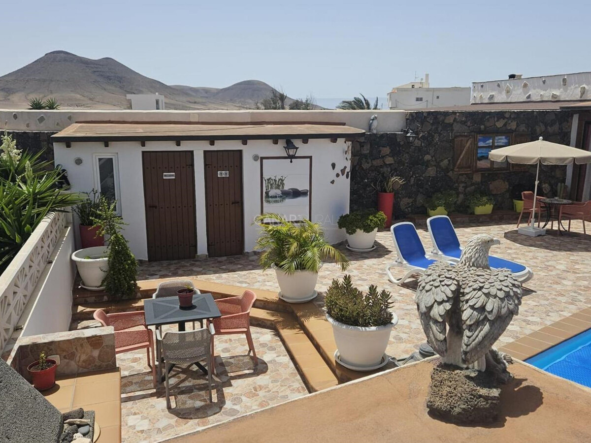 Maison neuve avec piscine privée chauffée à La Oliva - Photo 2