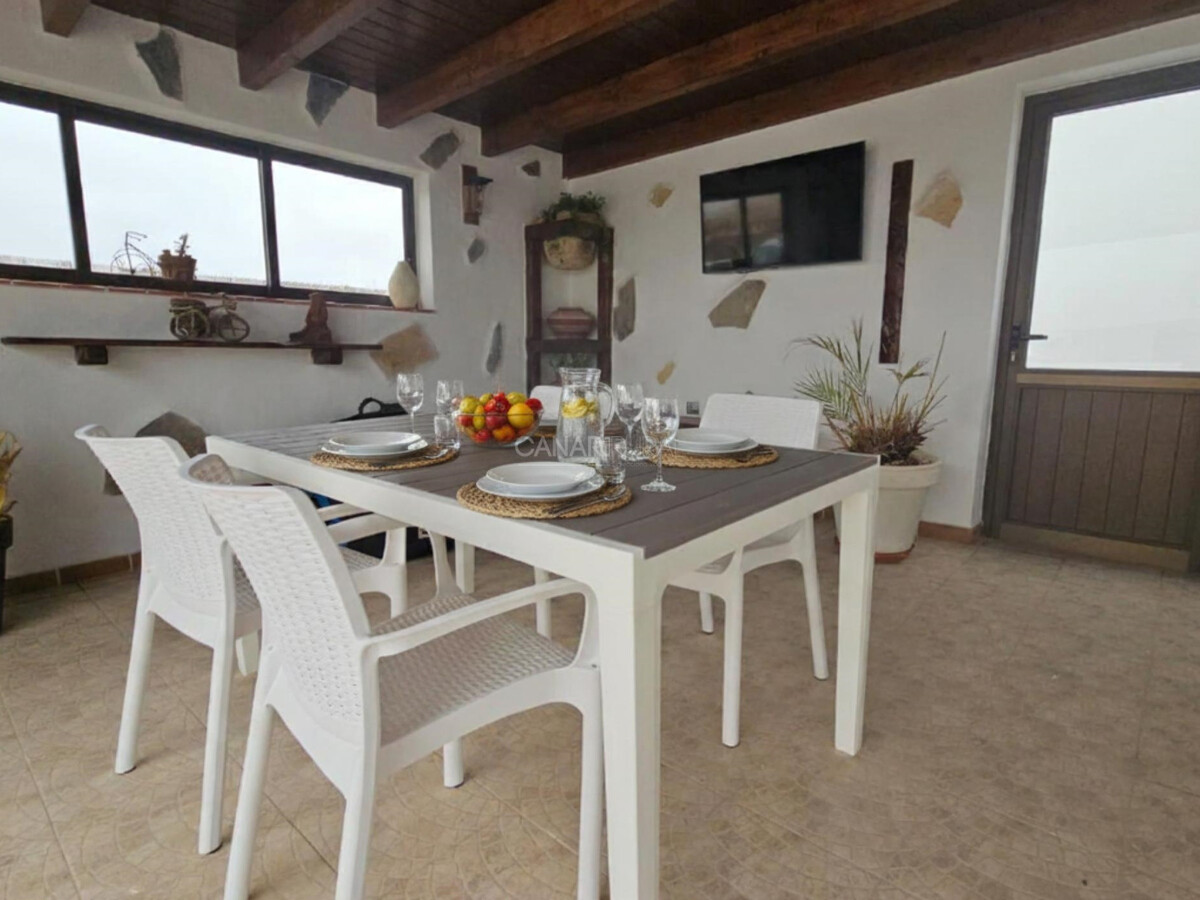 Maison Indira à Lajares : piscine privée et terrasse panoramique - Photo 12