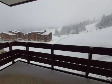 Studio skis aux pieds, balcon sud, animaux admis : photo 12