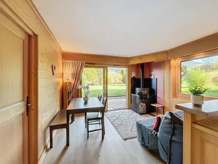 Location appartement à Combloux, Confortable 2 pièces avec jardin, parking, face au Mont Blanc