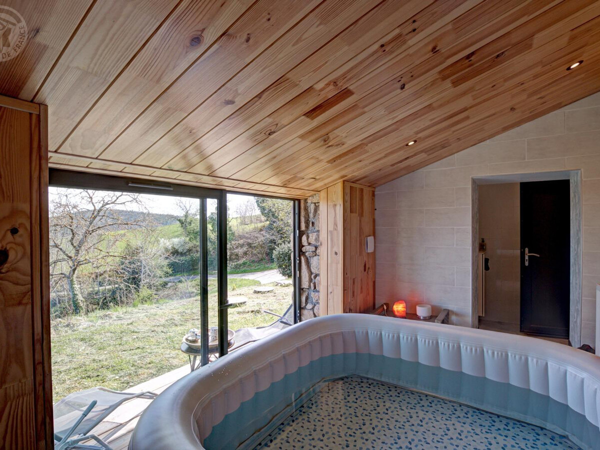 Gîte pierre 18ème siècle avec jacuzzi, vue vallée - Photo 17