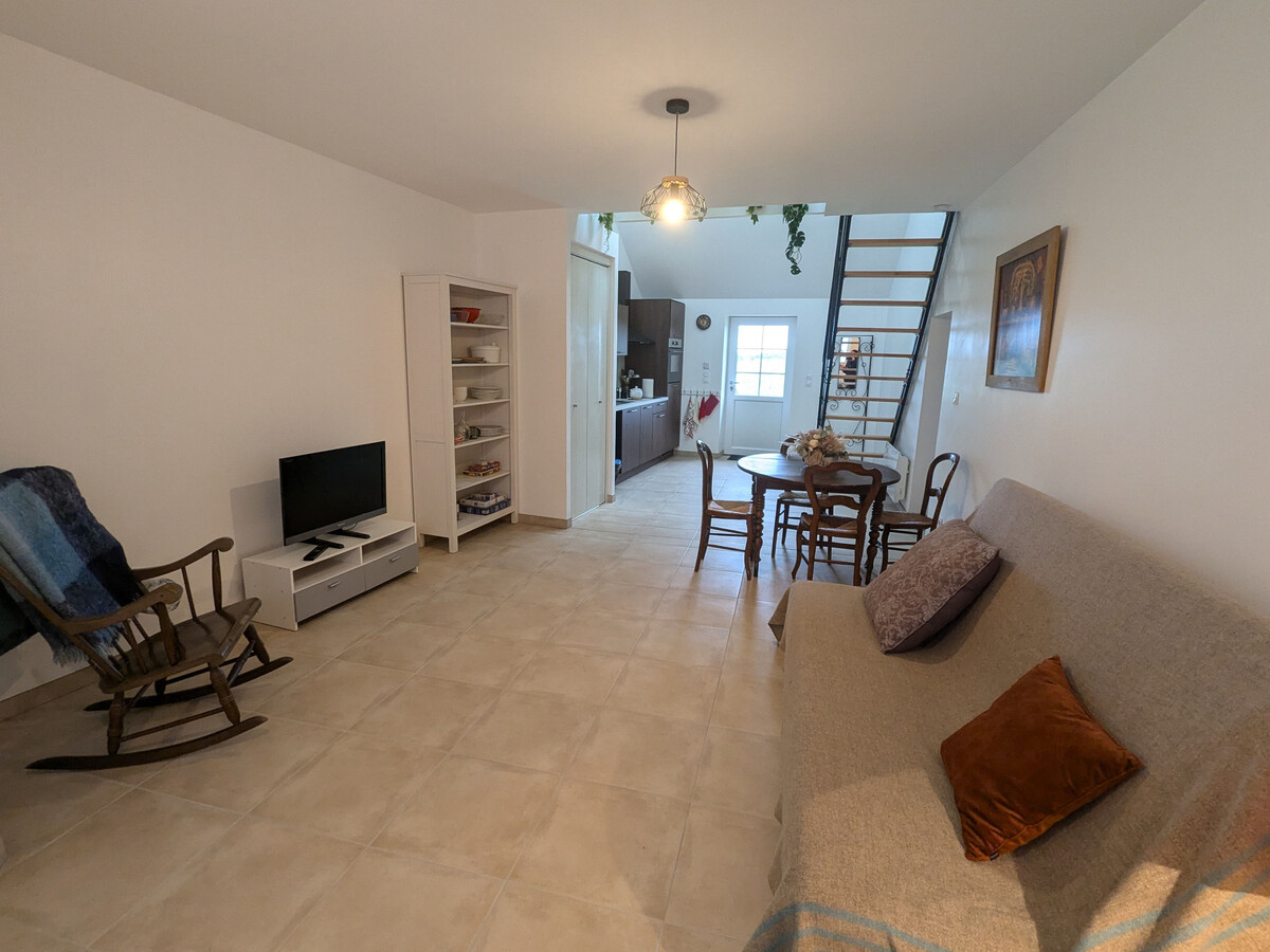 Gîte Les Ratys : longère en pierre à Chaingy - Photo 4