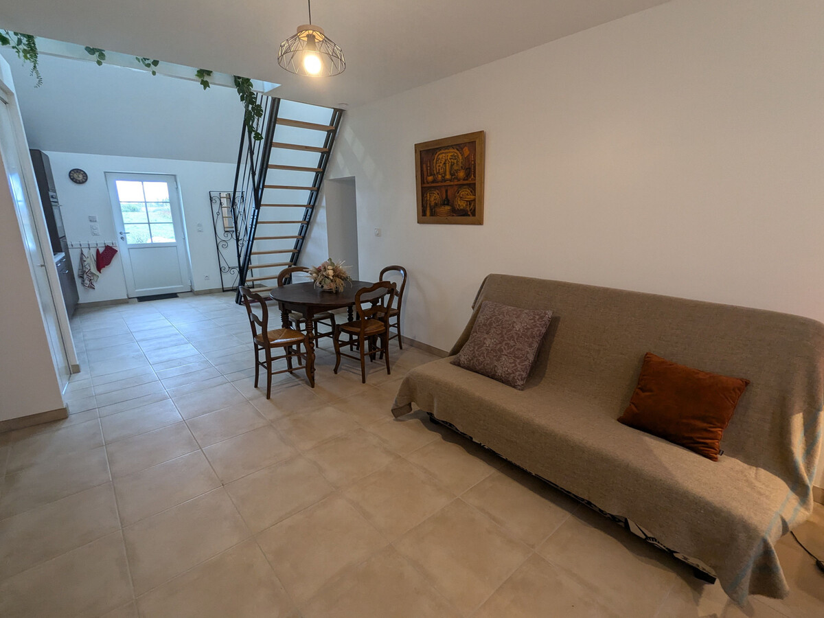 Gîte Les Ratys : longère en pierre à Chaingy - Photo 5
