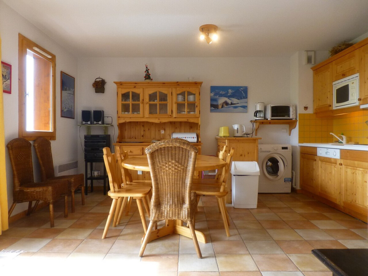Appartement lumineux avec balcon, 2 chambres, proche des pistes - Photo 2
