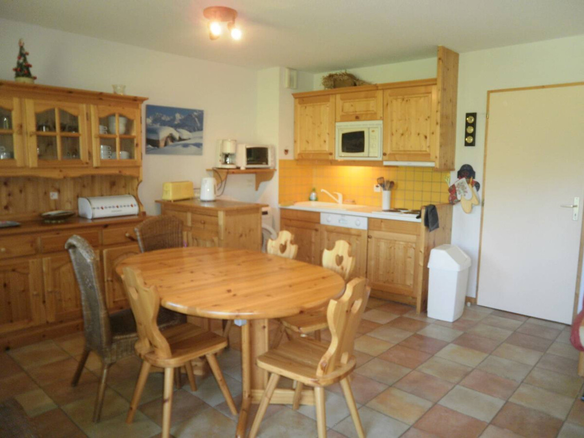 Appartement lumineux avec balcon, 2 chambres, proche des pistes - Photo 3