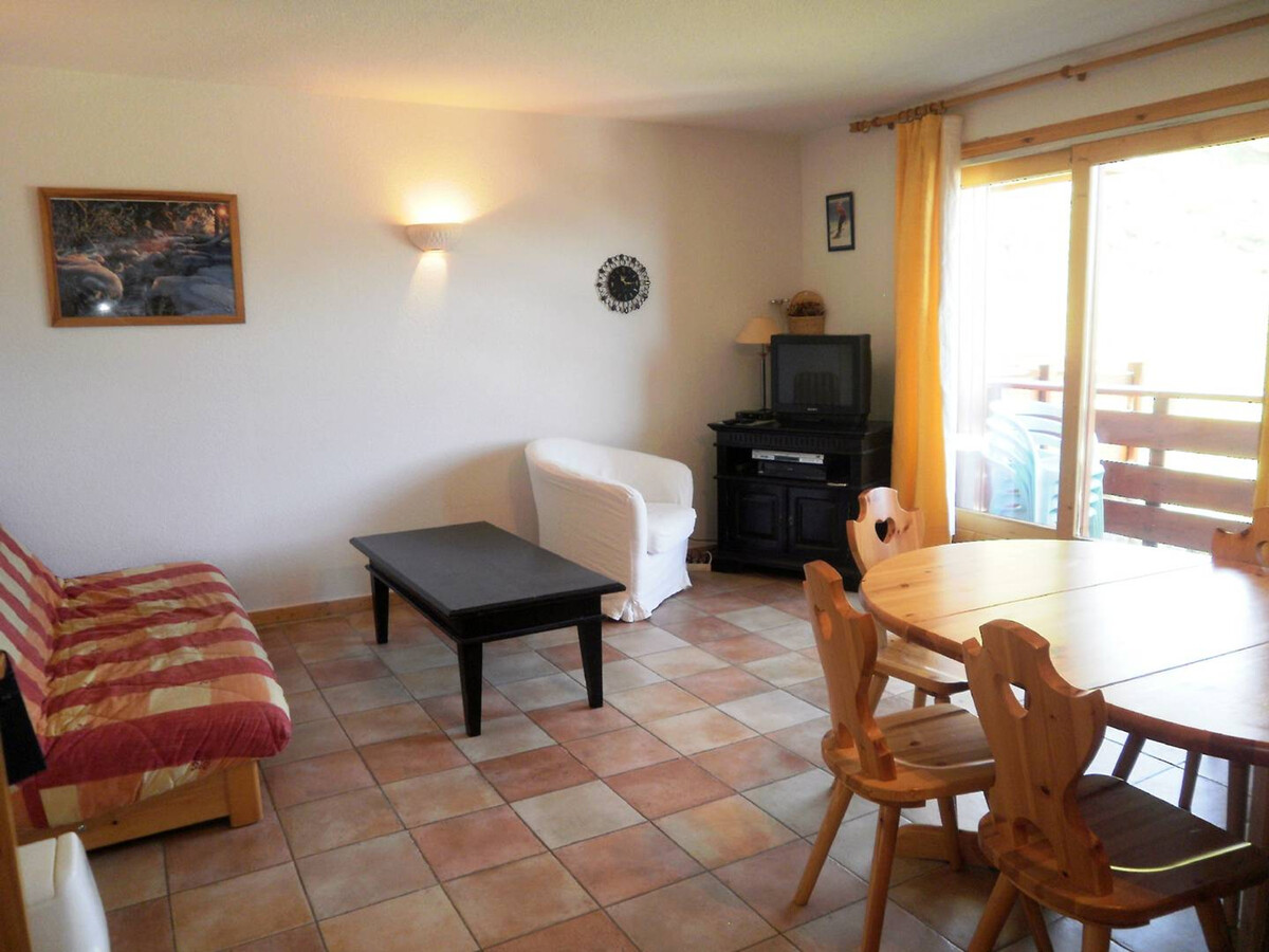 Appartement lumineux avec balcon, 2 chambres, proche des pistes - Photo 4