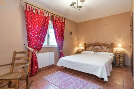 Malvarrosa, Maison de vacances à Tajo avec piscine et forêt - Photo 2