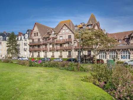 Le Normandie Home - Apt 3 pièces Cabourg, vue Casino : photo 18