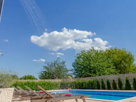 Maison Green Oasis à Imotski, piscine privée 10 pers. : photo 2