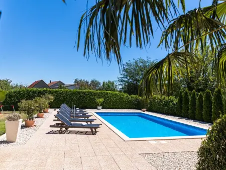 Maison Green Oasis à Imotski, piscine privée 10 pers. : photo 9