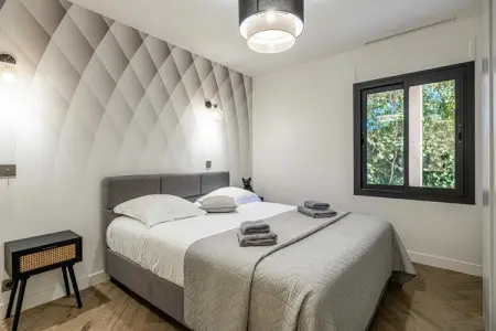 LL-95-JUAS, Villa de luxe avec piscine chauffée 6CH/12p - Cannes Juas - Photo 9