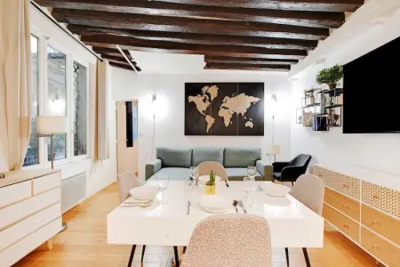 Location appartement à Paris, Charme rustique pour 3P en plein coeur de Paris