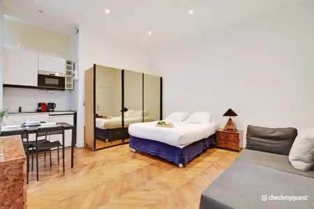 Location appartement à Paris, Studio Au Calme - 3P - Le Marais
