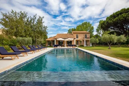 Location appartement à Saint Tropez, Somptueuse Villa face à la Baie des Canebiers
