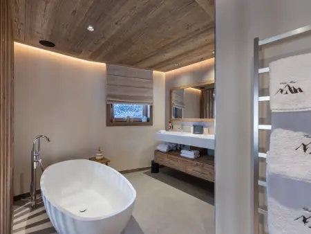 Chalet spacieux avec piscine, sauna et cheminée - Photo 9