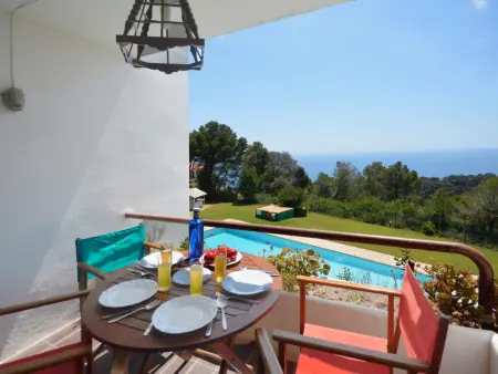 Location appartement à Begur, Appartement avec piscine et jardin à 3 km de la plage de Sa Tuna