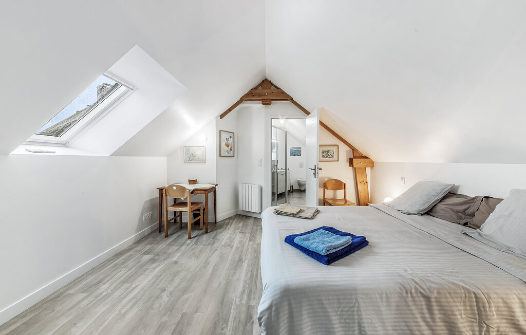 Maison pierre 70m² à Saint-Méloir, jardin et barbecue - Photo 9