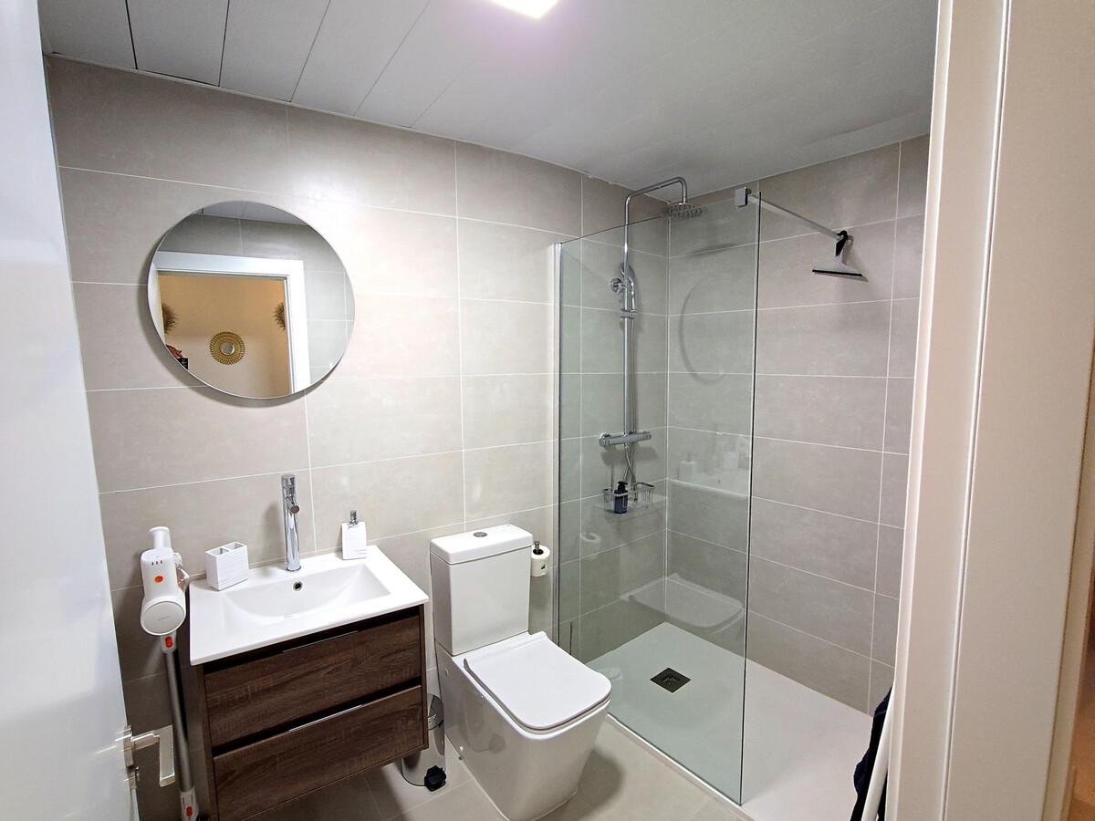 Samuel Luxury : 2 chambres avec jacuzzi privé à Torremolinos - Photo 3