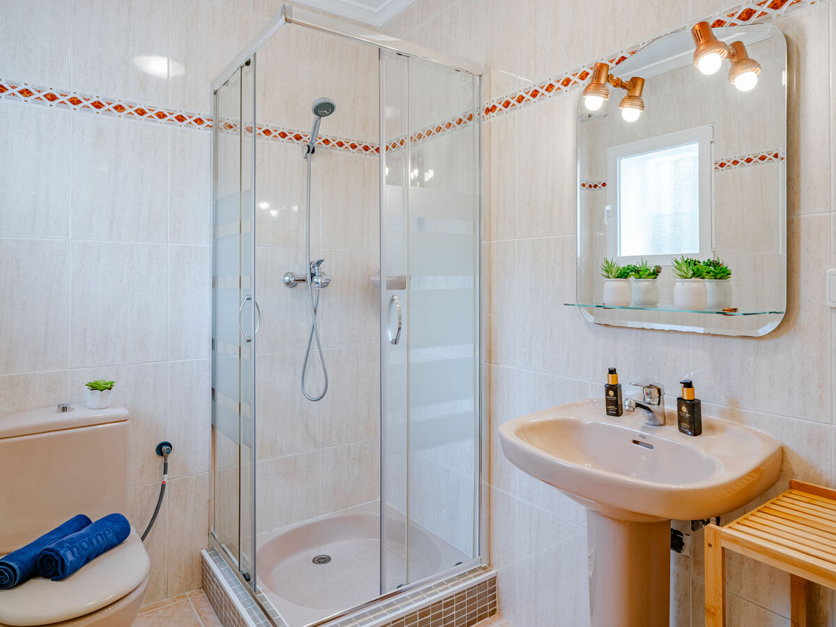 Villa Coquette à Dénia : 5 chambres, piscine et vue montagne - Photo 18