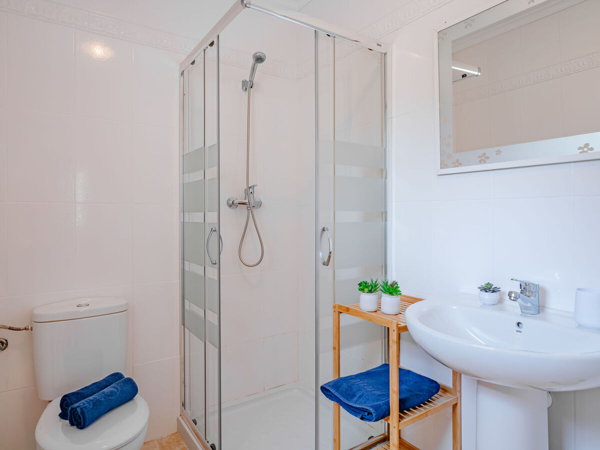 Villa Coquette à Dénia : 5 chambres, piscine et vue montagne - Photo 34