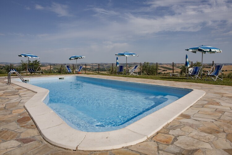 Moncaro, maison avec piscine aux portes des vignobles - Photo 14