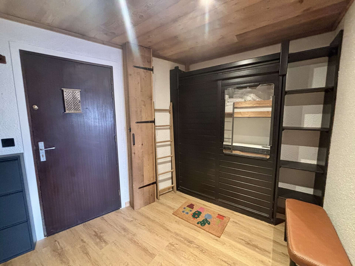 Studio 6 pers. L'Alpe d'Huez, retour skis pied immeuble - Photo 4
