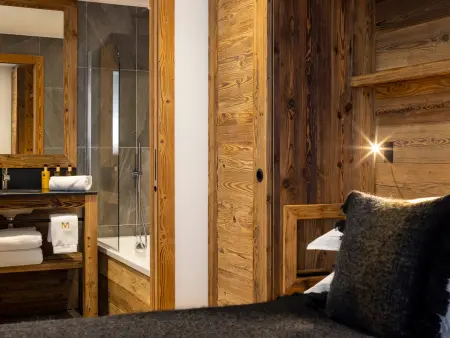 Chalet luxueux sur les pistes, sauna, parking inclus - Photo 9
