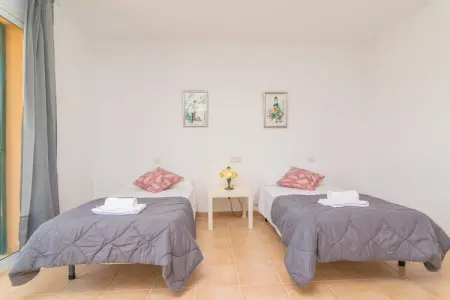 Villa Goixa à Lloseta : piscine et terrasse : photo 13