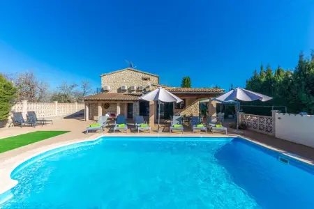 Location villa à Lloseta, Illes Balears, Villa spacieuse avec jardin