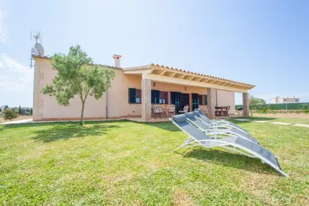 Villa S'estacio à Muro : piscine 10x5m et jardin 120m² : photo 7