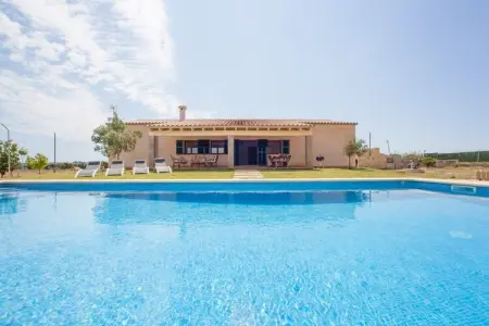 Villa S'estacio à Muro : piscine 10x5m et jardin 120m² : photo 12
