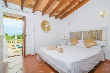Villa Es Raco à Caimari : piscine et terrasses : photo 14