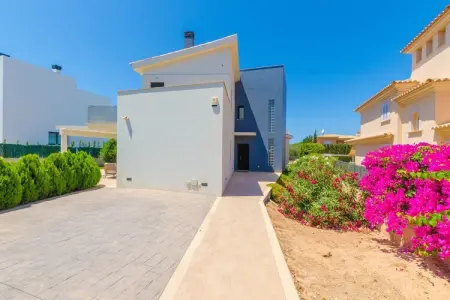 Villa La Primera avec piscine et mini-golf à Sa Torre : photo 12