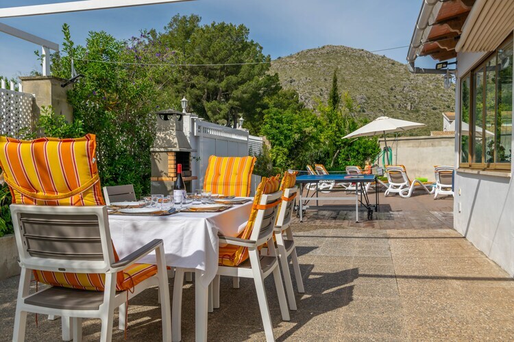 Villa Luna à Puerto De Alcudia : piscine et jardin - Photo 8