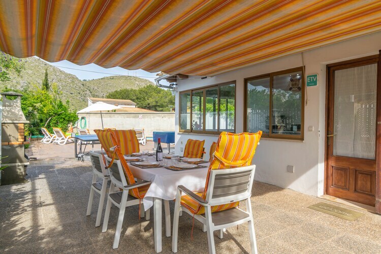 Villa Luna à Puerto De Alcudia : piscine et jardin - Photo 11